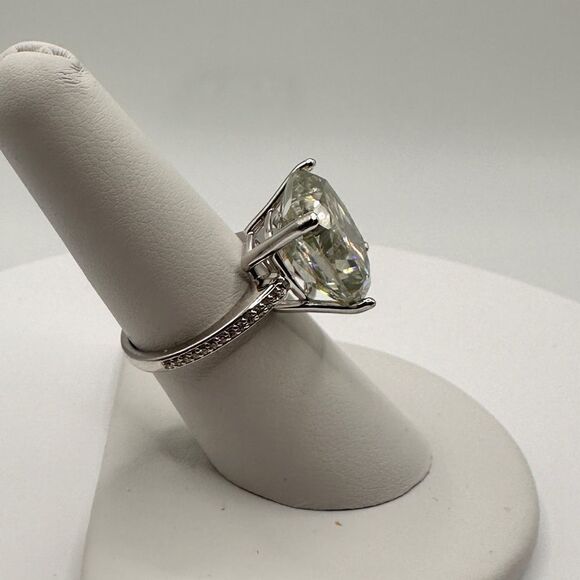 STUNNING 12.4ct cushion cut moissanite, 14k gold, .28ct diamond accents, ring!! - Picture 6 of 14